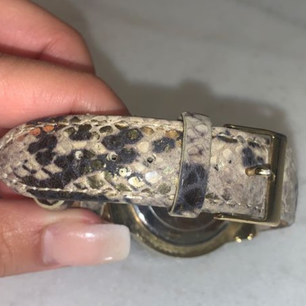 GUESS Watch - Picture 3 of 4